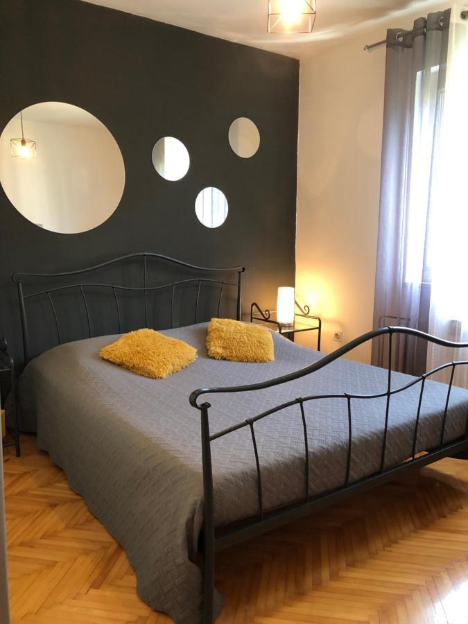Apartments Salona Трогір Екстер'єр фото