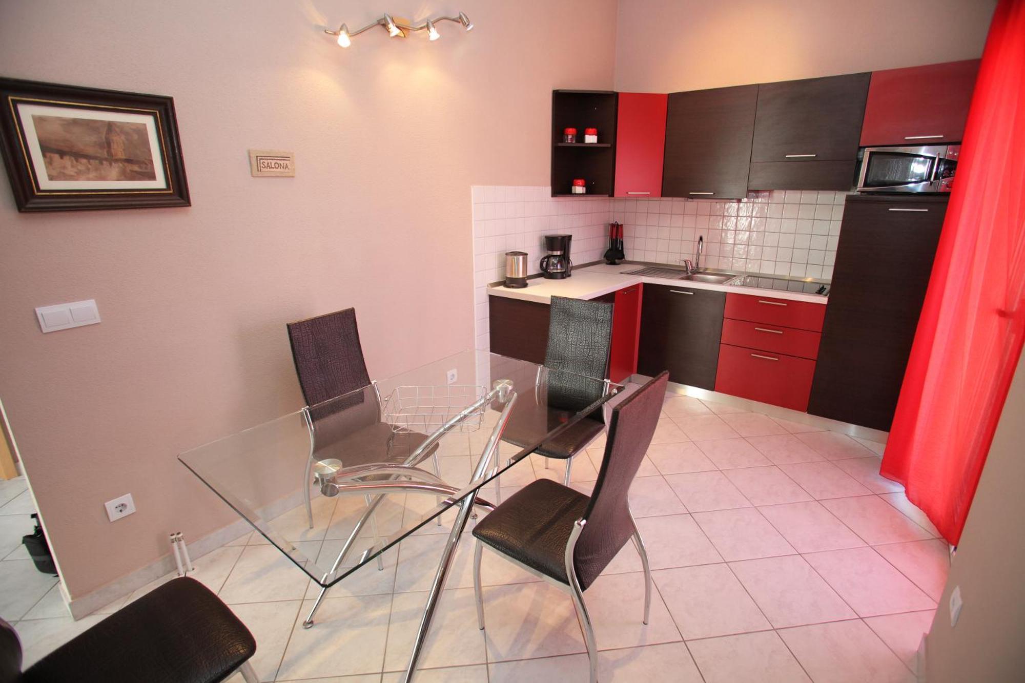 Apartments Salona Трогір Екстер'єр фото