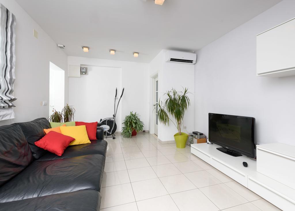 Apartments Salona Трогір Екстер'єр фото