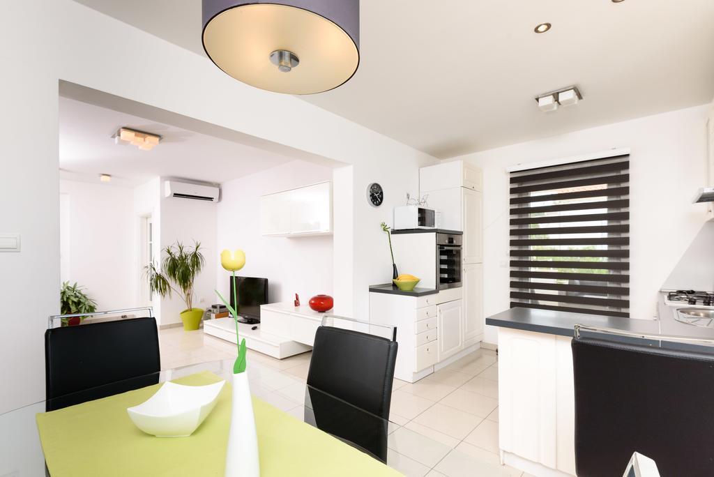 Apartments Salona Трогір Екстер'єр фото