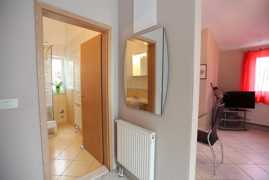 Apartments Salona Трогір Екстер'єр фото