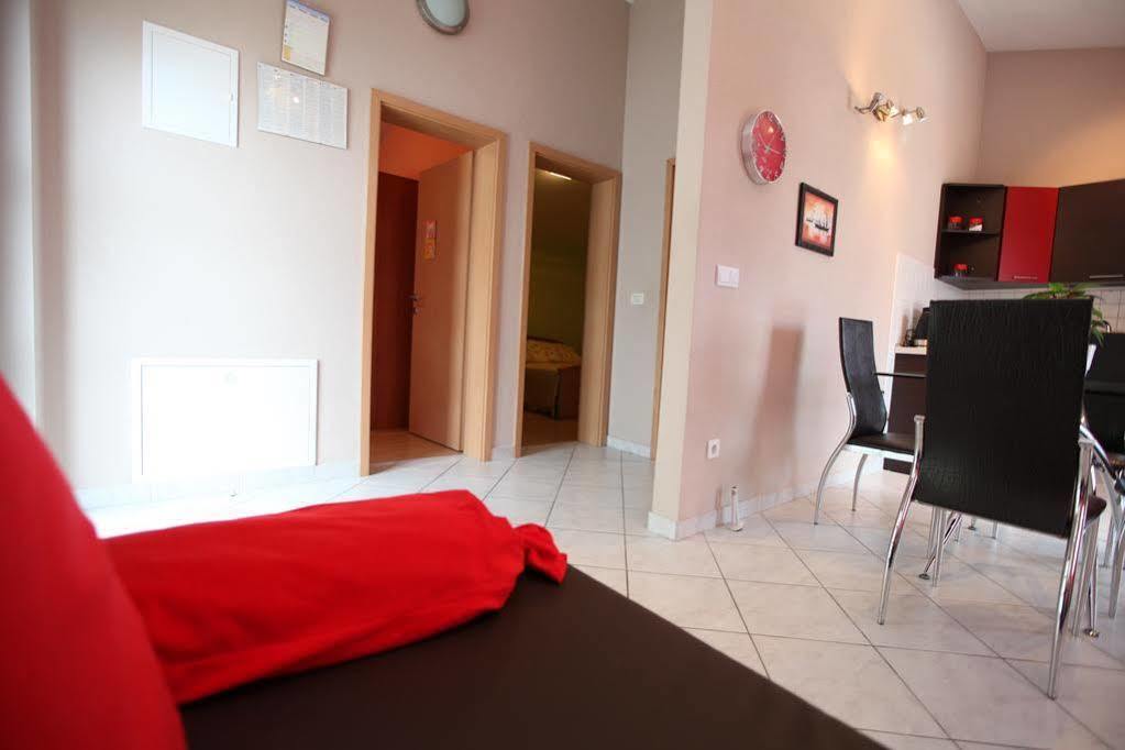 Apartments Salona Трогір Екстер'єр фото